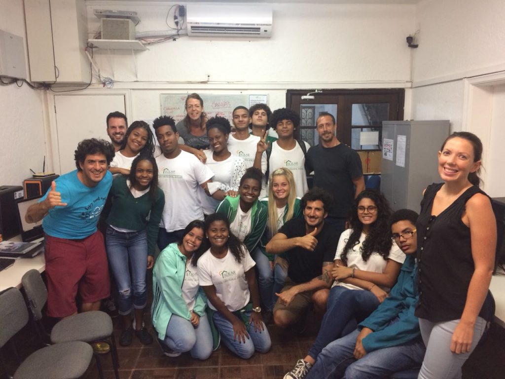 Students on EduMais's Entrepreneurship Course with the El Misti Owners and their volunteer teachers Anna and Roberto