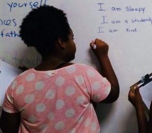Learning-English-kids-favelas-rio-de-janeiro