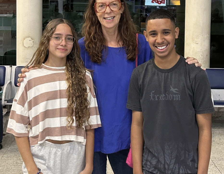 Exchange Program Pietra and Miguel Two woman and a man